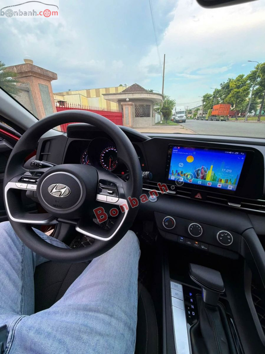 Bán ô tô Hyundai Elantra 1.6 AT Tiêu chuẩn - 2022 - xe cũ