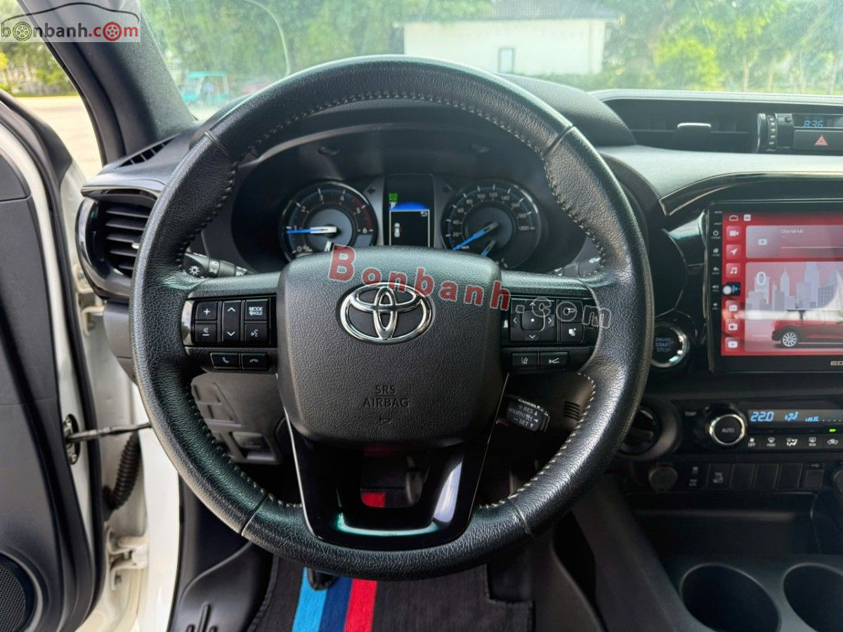 Bán ô tô Toyota Hilux 2.8L 4x4 AT - 2021 - xe cũ