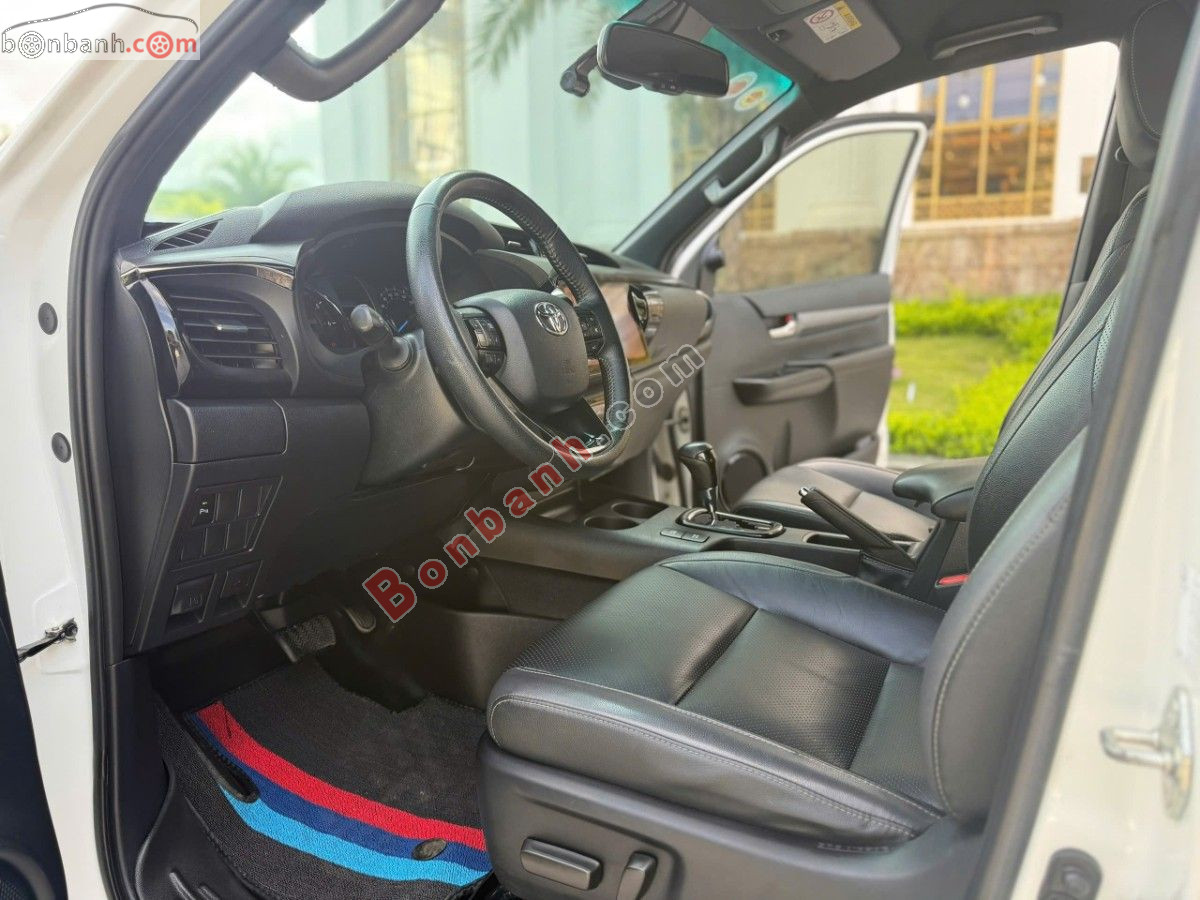 Bán ô tô Toyota Hilux 2.8L 4x4 AT - 2021 - xe cũ