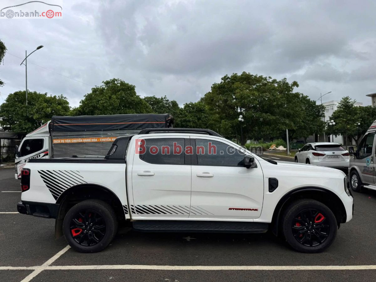 Bán ô tô Ford Ranger Stormtrak 2.0L 4x4 AT - 2024 - xe cũ