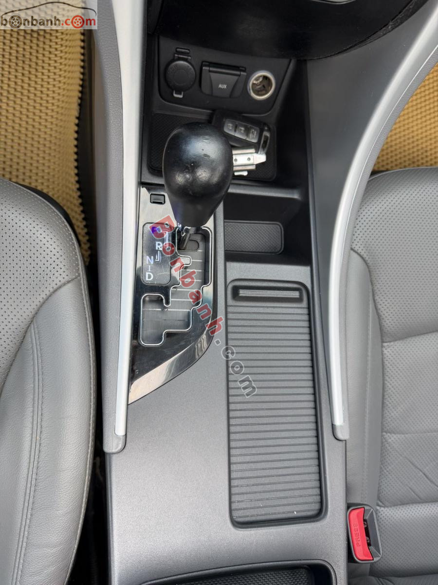 Bán ô tô Hyundai Sonata 2.0 AT - 2011 - xe cũ