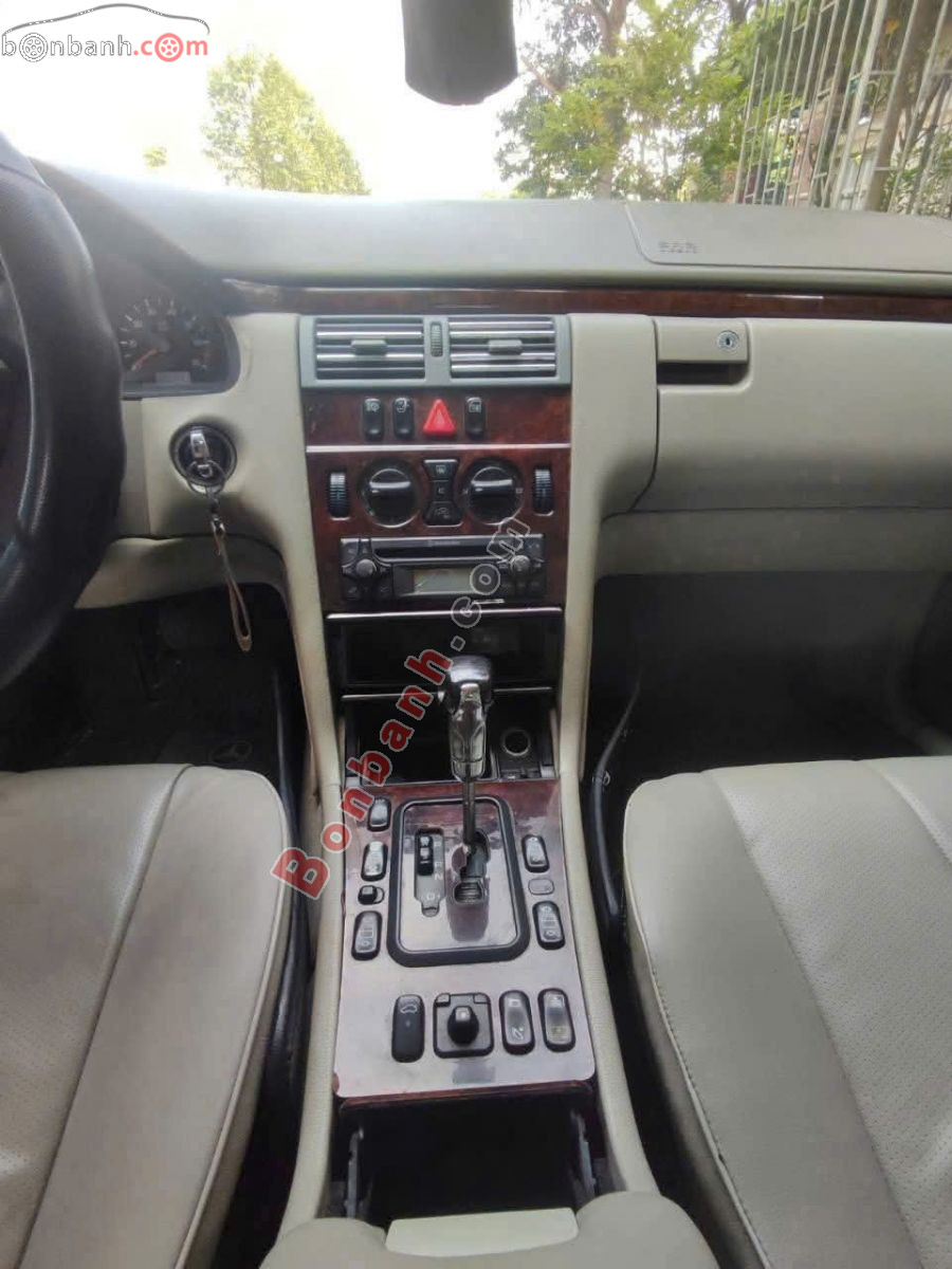 Bán ô tô Mercedes Benz E class E240 AT - 2000 - xe cũ