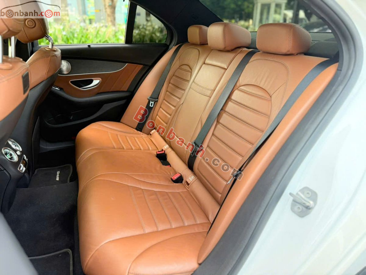 Bán ô tô Mercedes Benz C class C300 AMG - 2019 - xe cũ