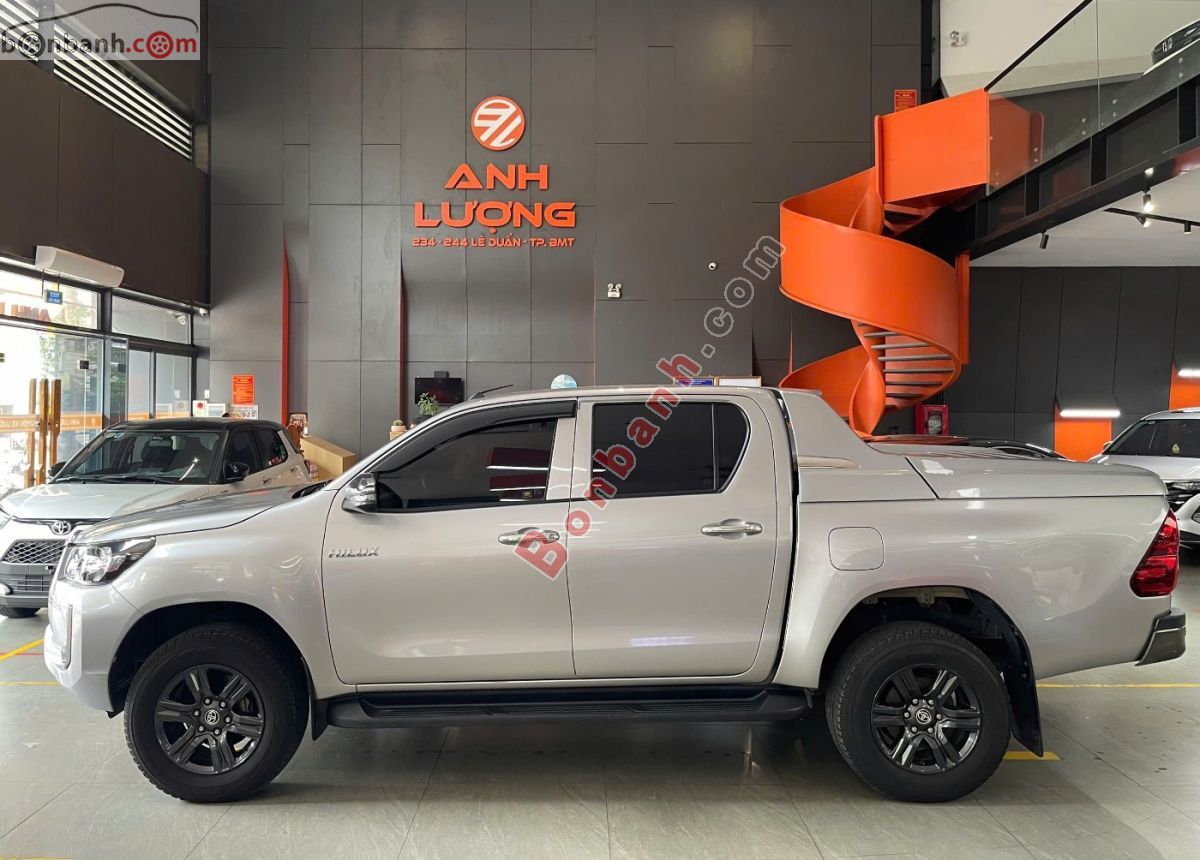Bán ô tô Toyota Hilux 2.4L 4x2 AT - 2021 - xe cũ