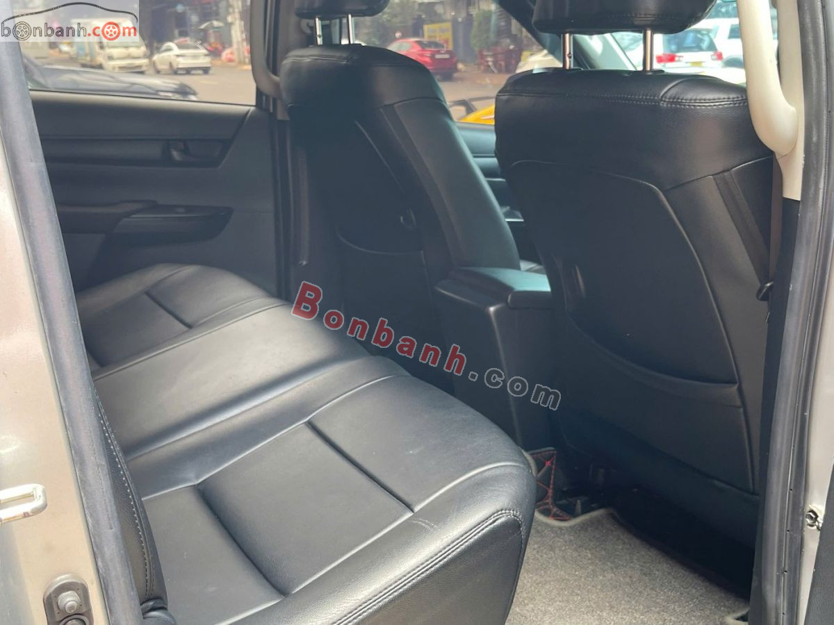 Bán ô tô Toyota Hilux 2.4L 4x2 AT - 2021 - xe cũ