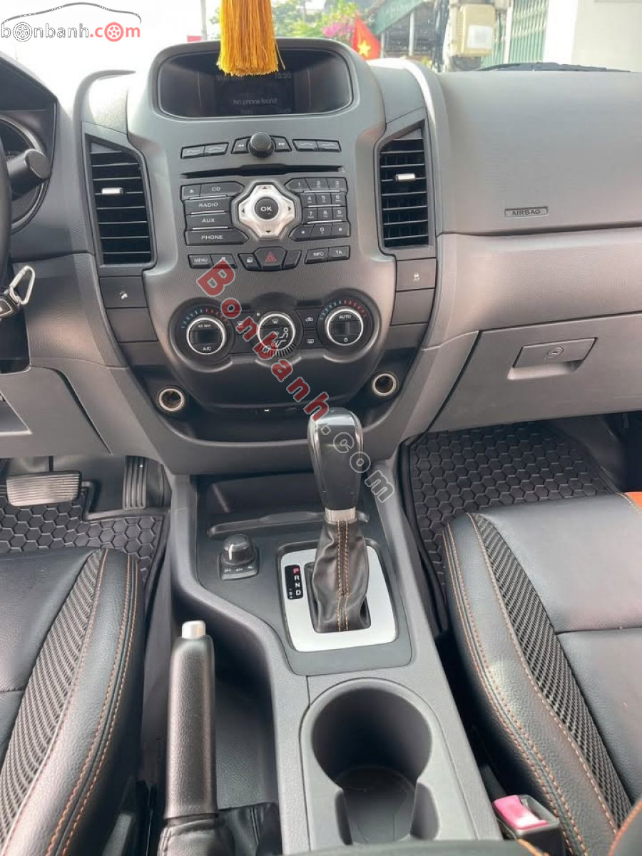 Bán ô tô Ford Ranger Wildtrak 3.2L 4x4 AT - 2015 - xe cũ