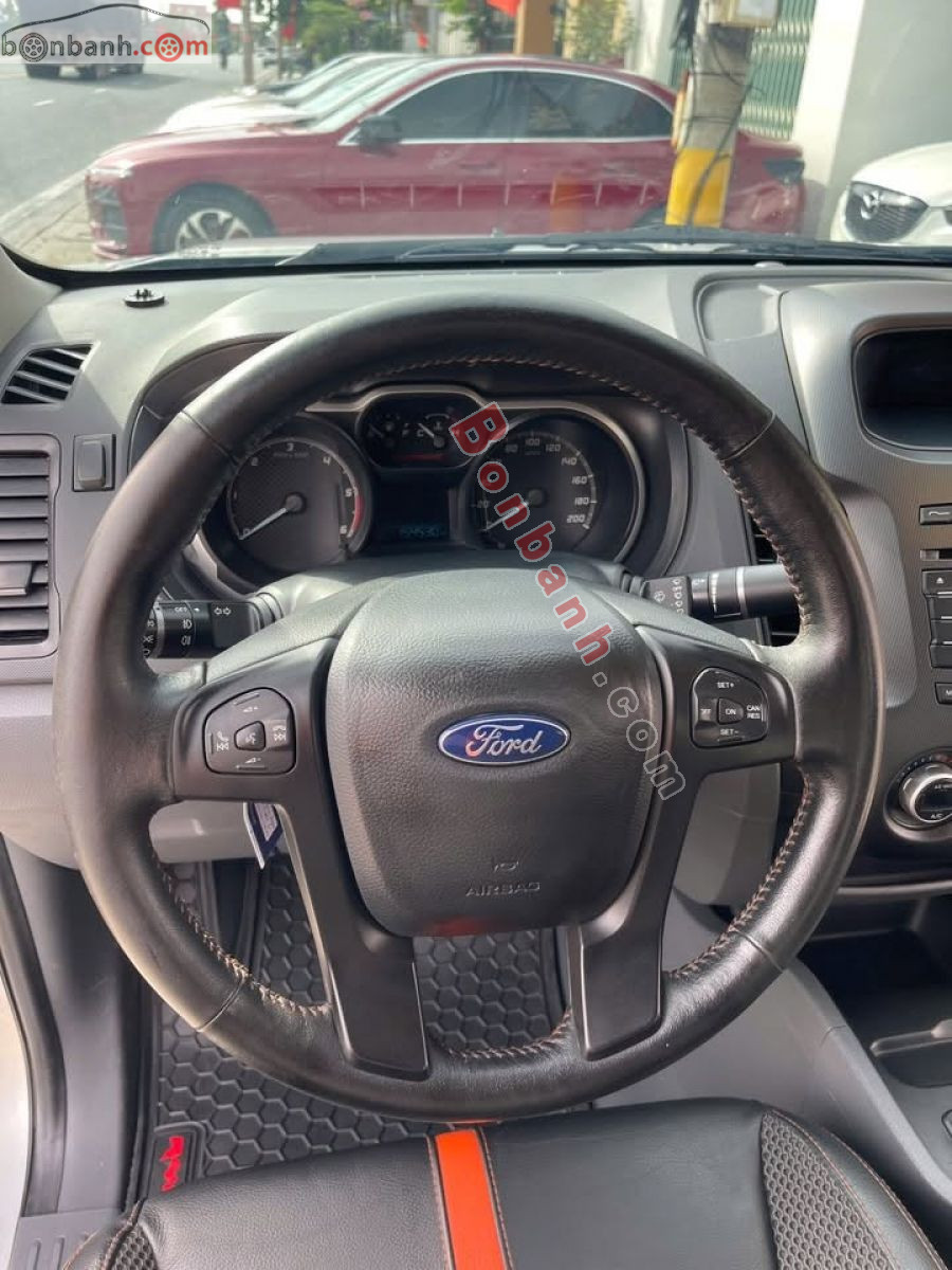 Bán ô tô Ford Ranger Wildtrak 3.2L 4x4 AT - 2015 - xe cũ