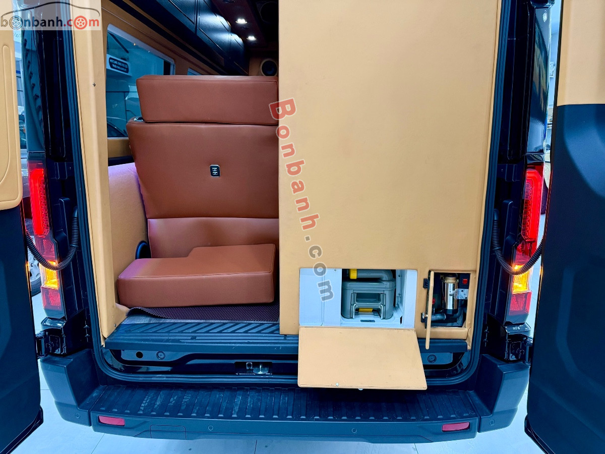 Bán ô tô Ford Transit Limousine 6S - 2025 - xe cũ