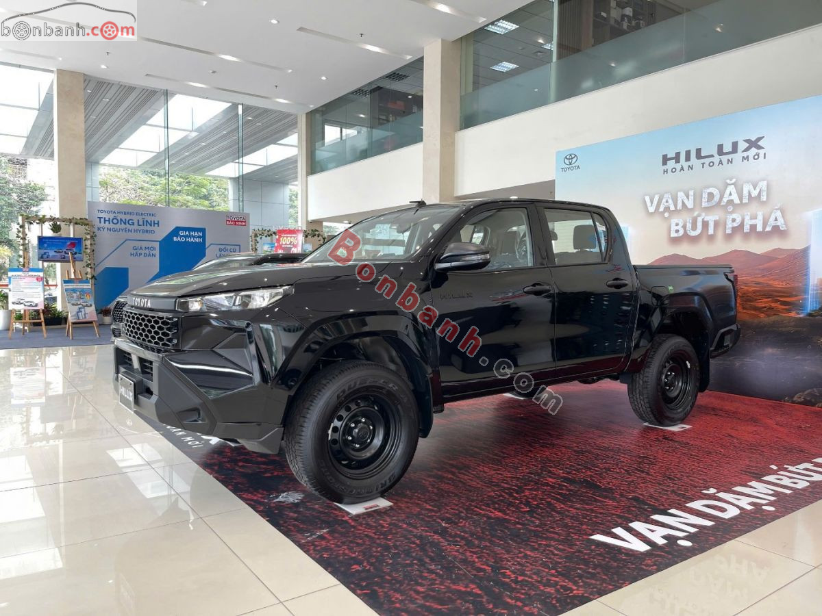 Bán ô tô Toyota Hilux Standard 2.8L 4x2 MT - 2026 - xe mới