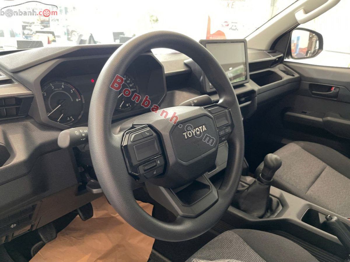 Bán ô tô Toyota Hilux Standard 2.8L 4x2 MT - 2026 - xe mới