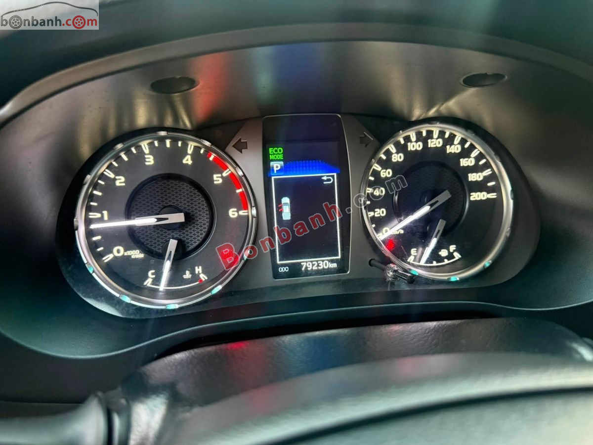 Bán ô tô Toyota Hilux 2.4L 4x2 AT - 2022 - xe cũ