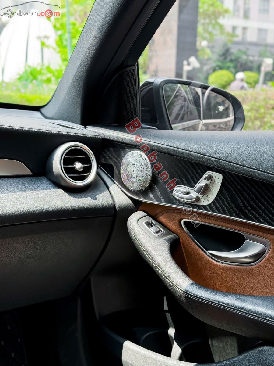 Bán ô tô Mercedes Benz GLC 300 4Matic - 2017 - xe cũ