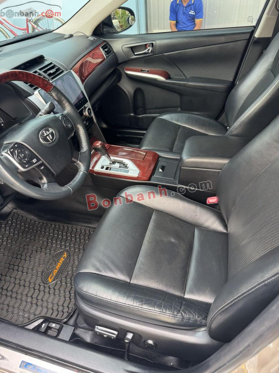 Bán ô tô Toyota Camry 2.5Q - 2014 - xe cũ