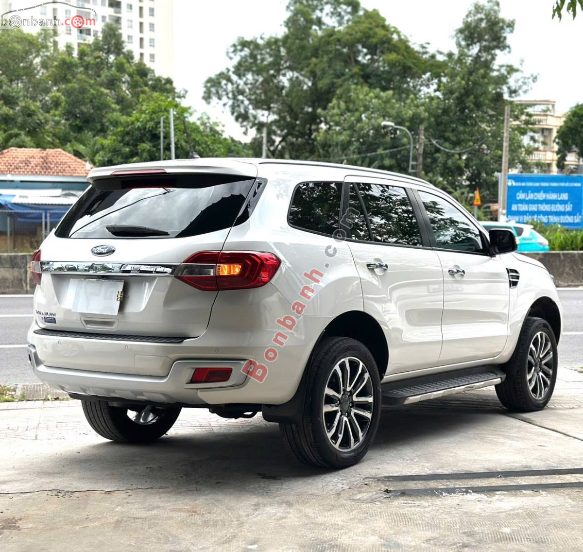 Bán ô tô Ford Everest Titanium 2.0L 4x2 AT - 2022 - xe cũ