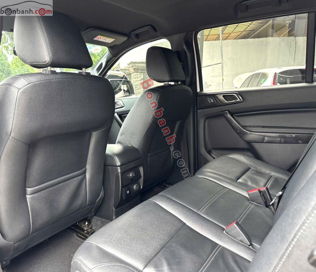 Bán ô tô Ford Everest Titanium 2.0L 4x2 AT - 2022 - xe cũ