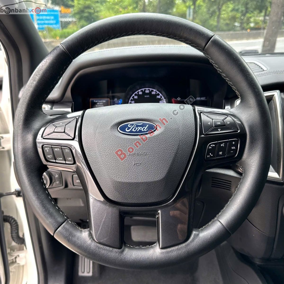 Bán ô tô Ford Everest Titanium 2.0L 4x2 AT - 2022 - xe cũ