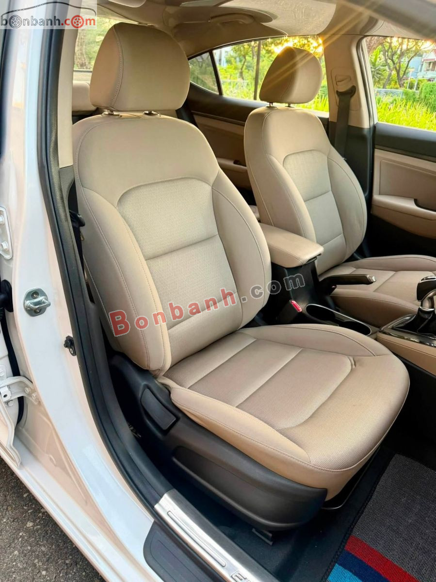 Bán ô tô Hyundai Elantra 1.6 MT - 2018 - xe cũ