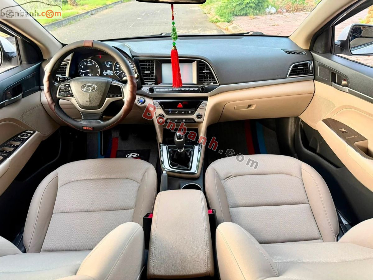 Bán ô tô Hyundai Elantra 1.6 MT - 2018 - xe cũ