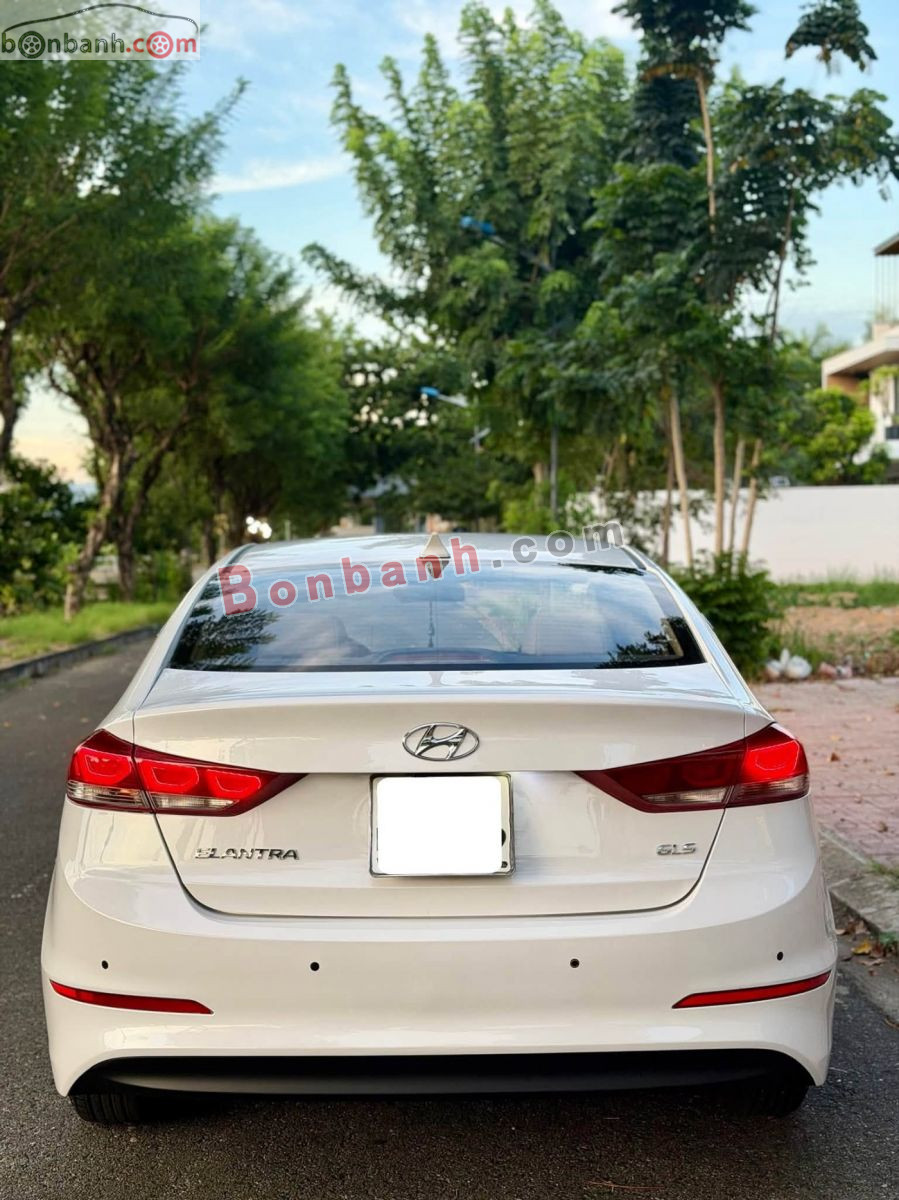 Bán ô tô Hyundai Elantra 1.6 MT - 2018 - xe cũ