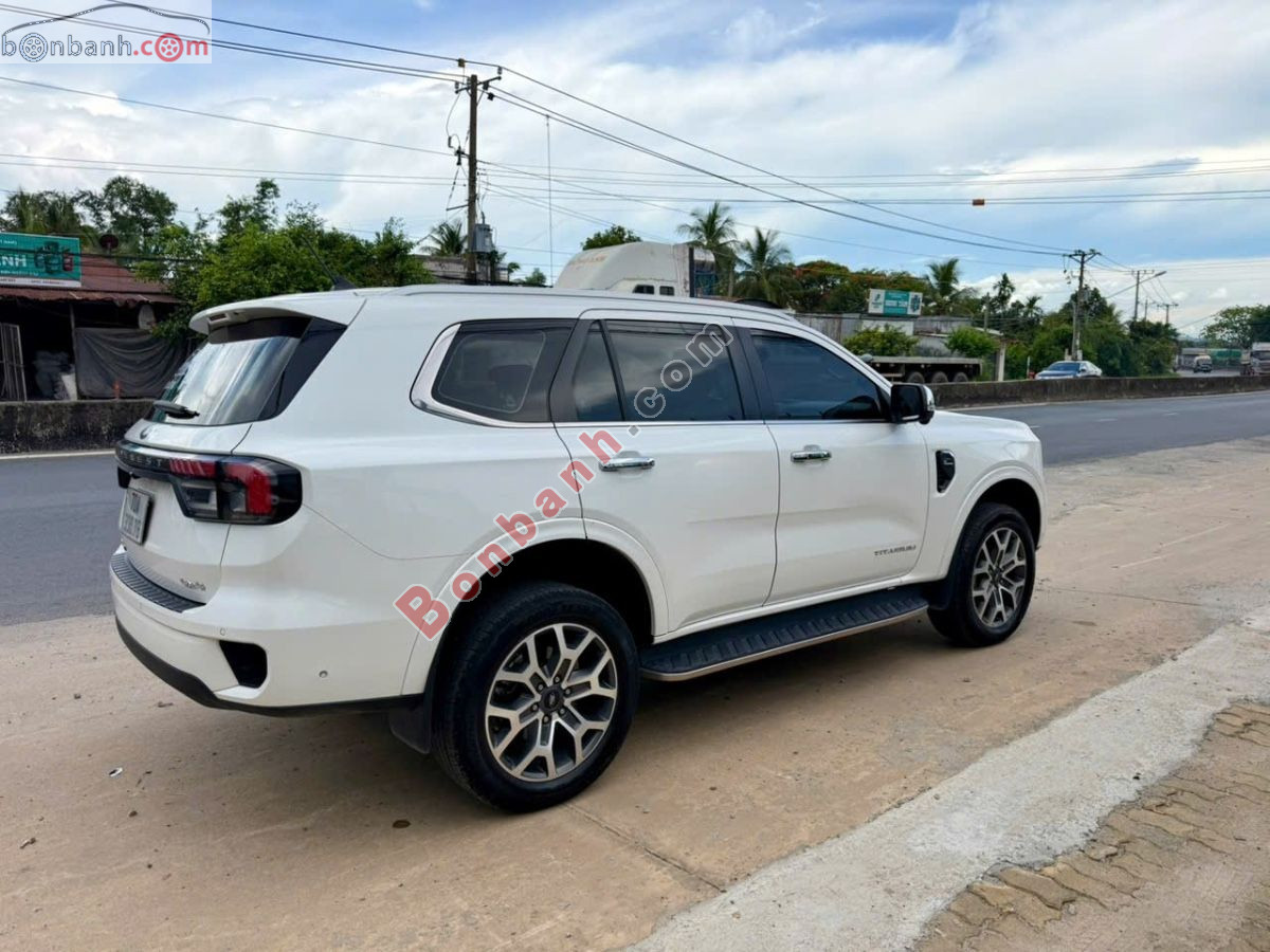 Bán ô tô Ford Everest Titanium Plus 2.0L 4x4 AT - 2024 - xe cũ