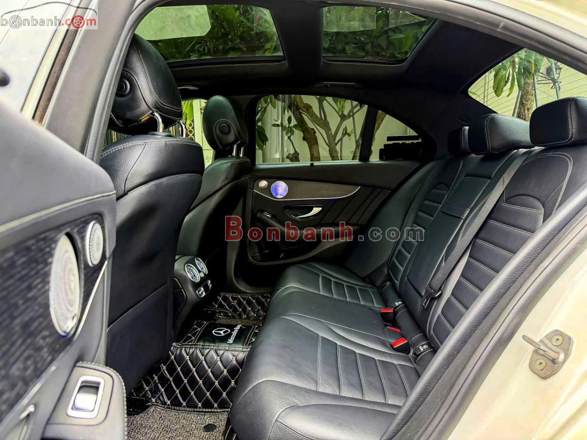 Bán ô tô Mercedes Benz C class C300 AMG - 2022 - xe cũ