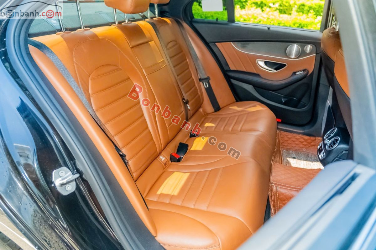 Bán ô tô Mercedes Benz C class C300 AMG - 2021 - xe cũ