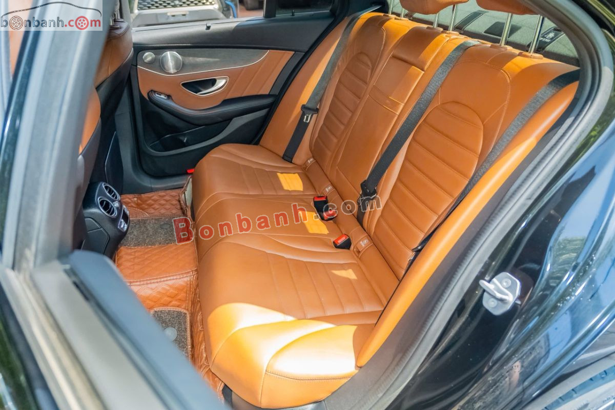 Bán ô tô Mercedes Benz C class C300 AMG - 2021 - xe cũ