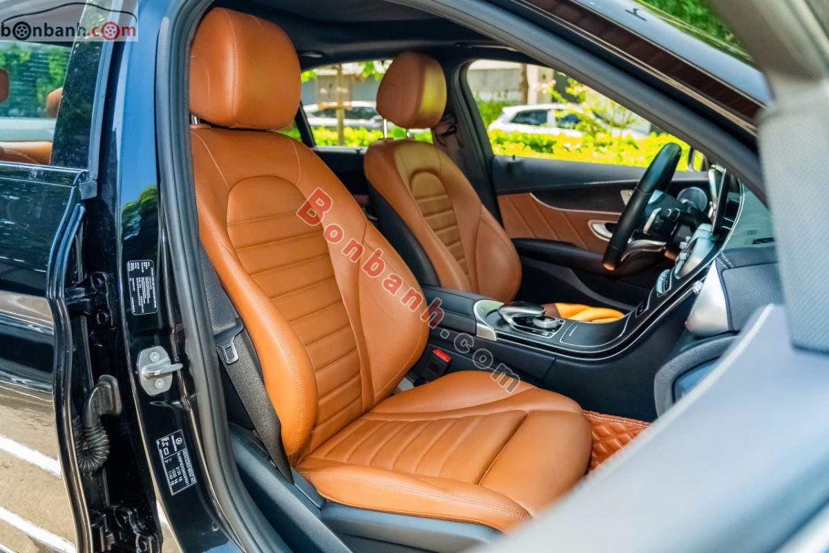Bán ô tô Mercedes Benz C class C300 AMG - 2021 - xe cũ