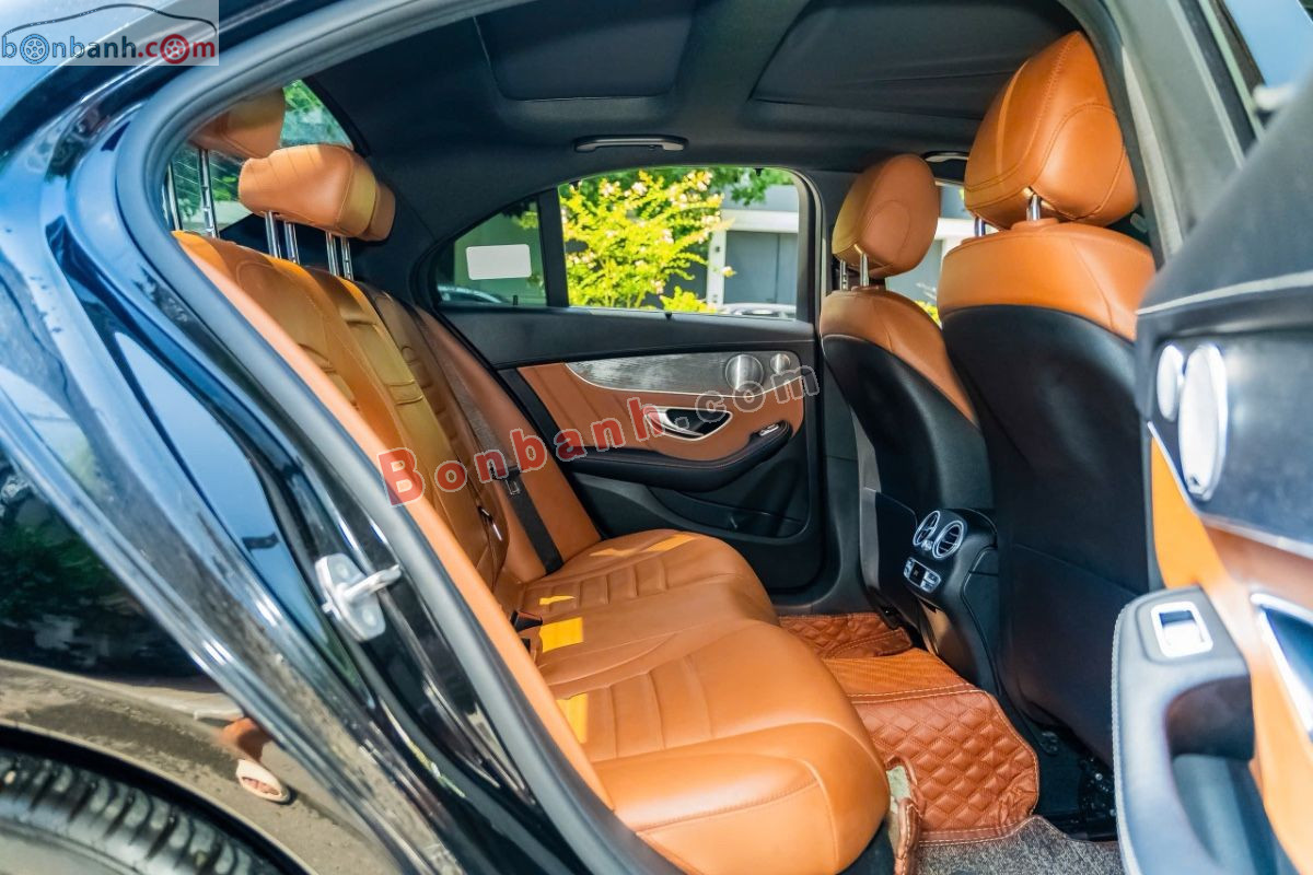 Bán ô tô Mercedes Benz C class C300 AMG - 2021 - xe cũ