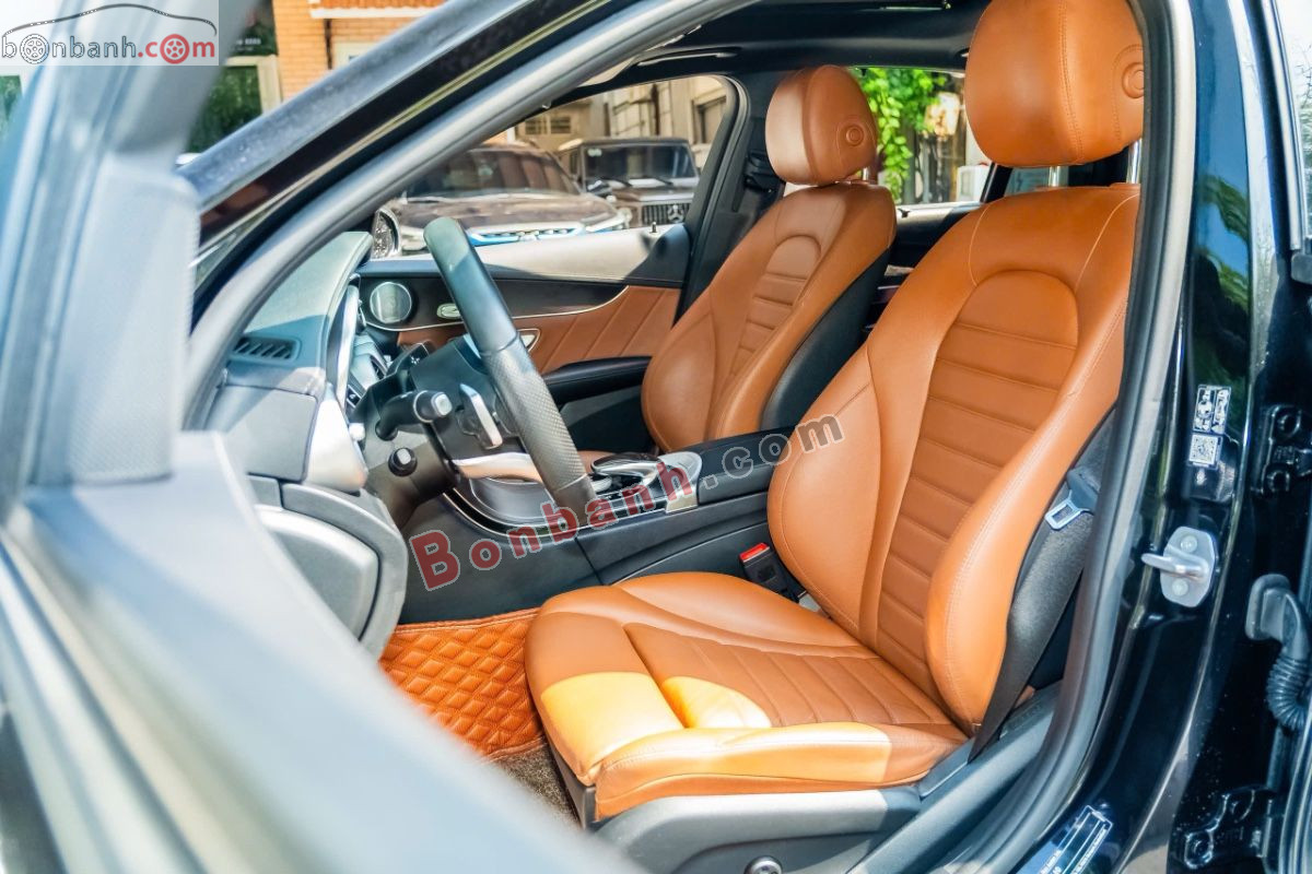Bán ô tô Mercedes Benz C class C300 AMG - 2021 - xe cũ