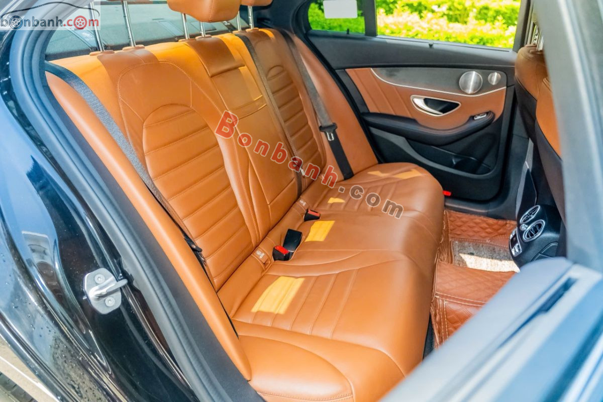 Bán ô tô Mercedes Benz C class C300 AMG - 2021 - xe cũ