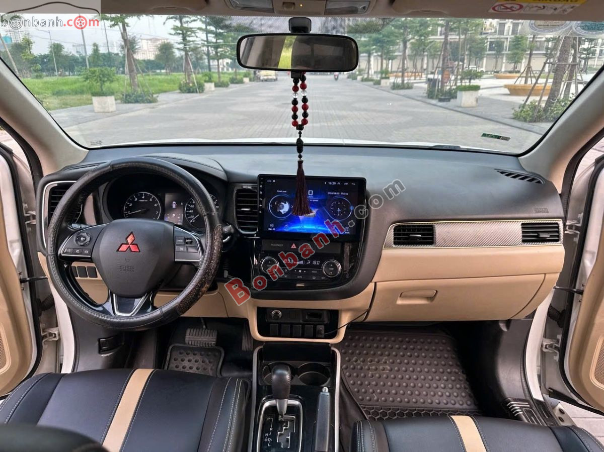Bán ô tô Mitsubishi Outlander 2.0 CVT - 2019 - xe cũ