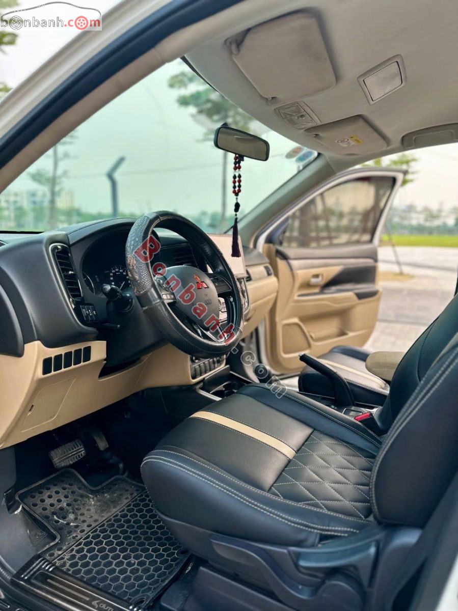 Bán ô tô Mitsubishi Outlander 2.0 CVT - 2019 - xe cũ