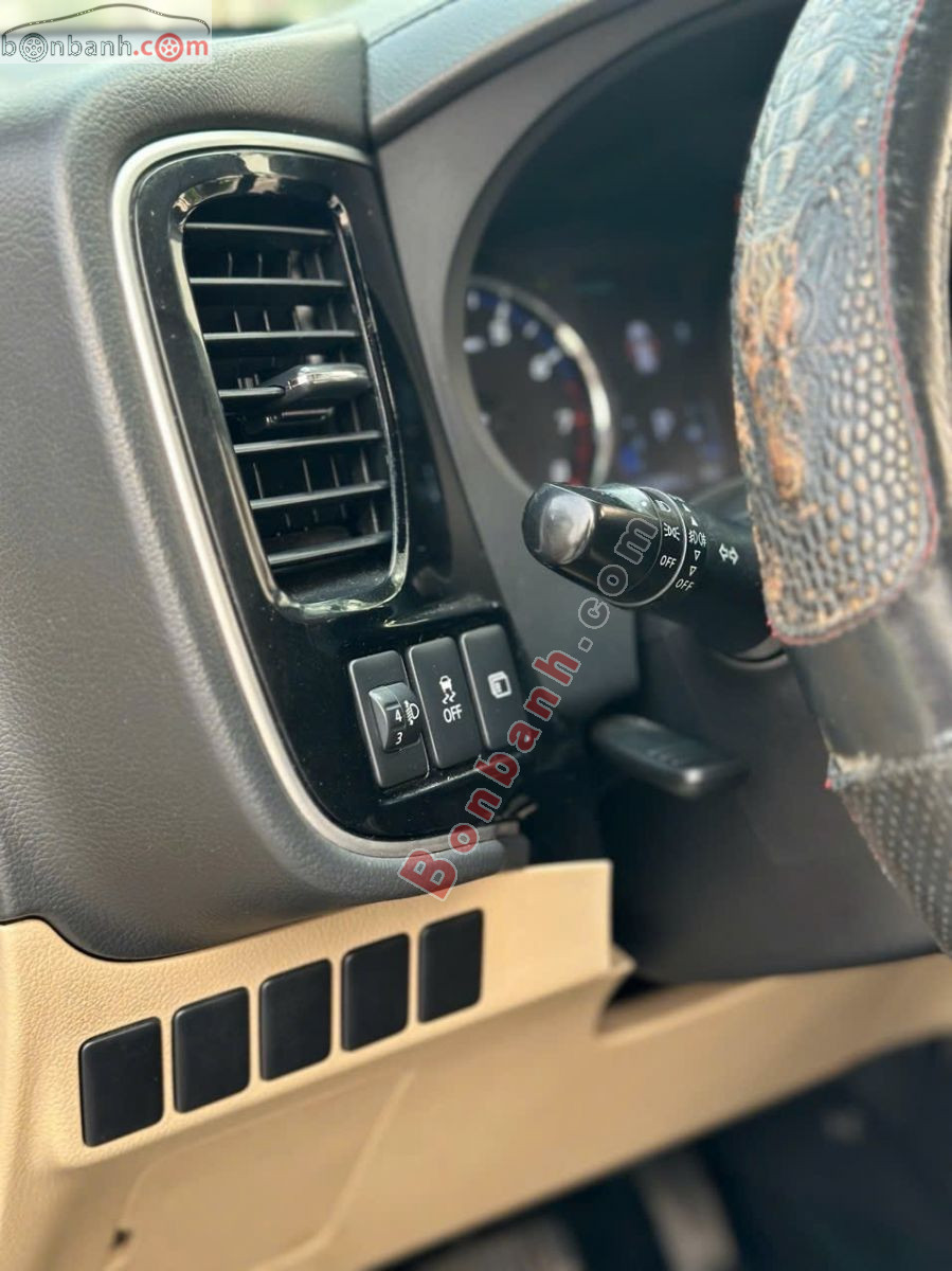 Bán ô tô Mitsubishi Outlander 2.0 CVT - 2019 - xe cũ
