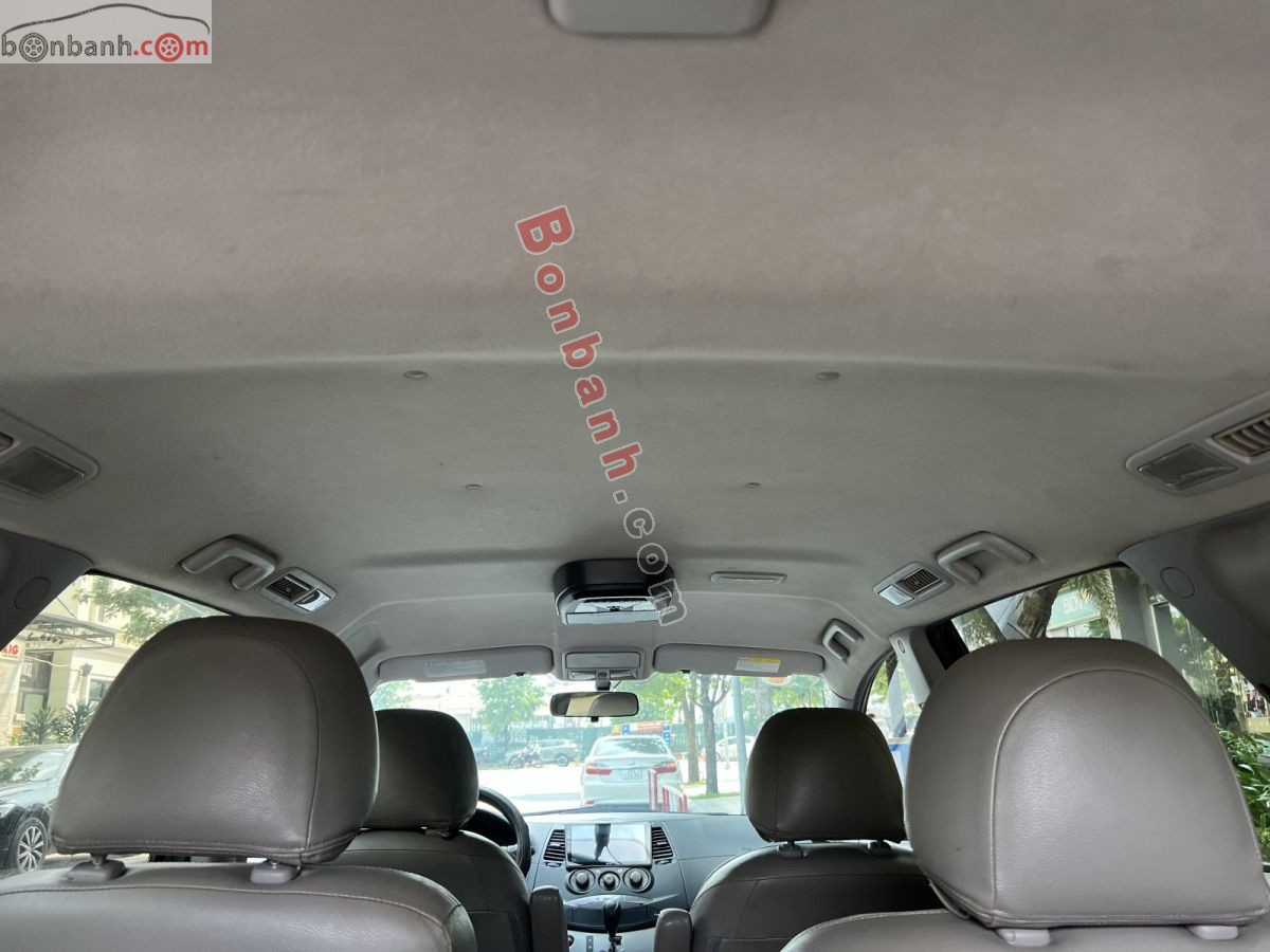 Bán ô tô Mitsubishi Grandis 2.4 AT - 2005 - xe cũ
