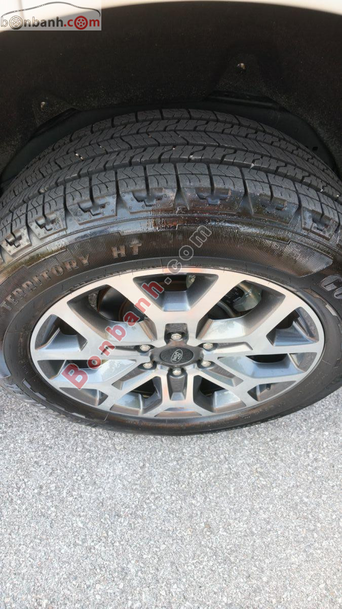 Bán ô tô Ford Everest Titanium 2.0L 4x2 AT - 2024 - xe cũ