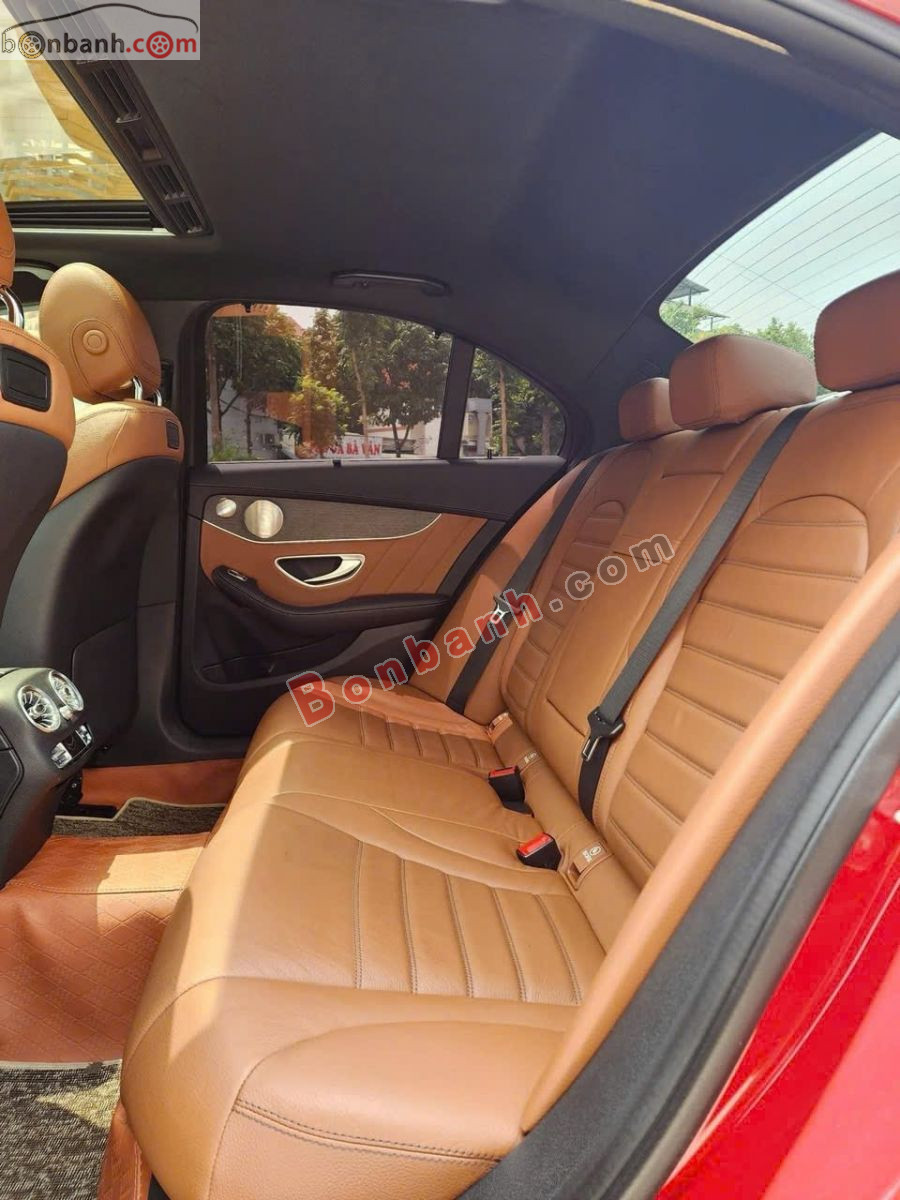 Bán ô tô Mercedes Benz C class C300 AMG - 2019 - xe cũ
