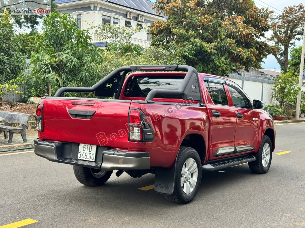 Bán ô tô Toyota Hilux 2.4E 4x2 AT - 2018 - xe cũ