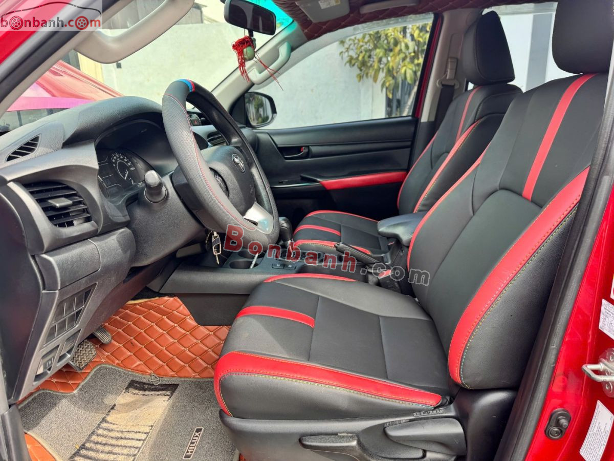 Bán ô tô Toyota Hilux 2.4E 4x2 AT - 2018 - xe cũ
