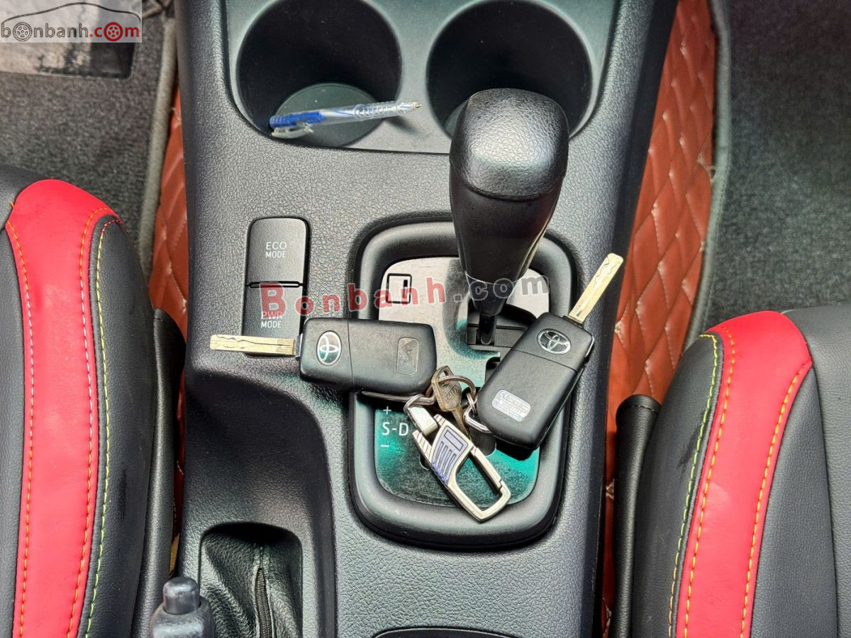Bán ô tô Toyota Hilux 2.4E 4x2 AT - 2018 - xe cũ