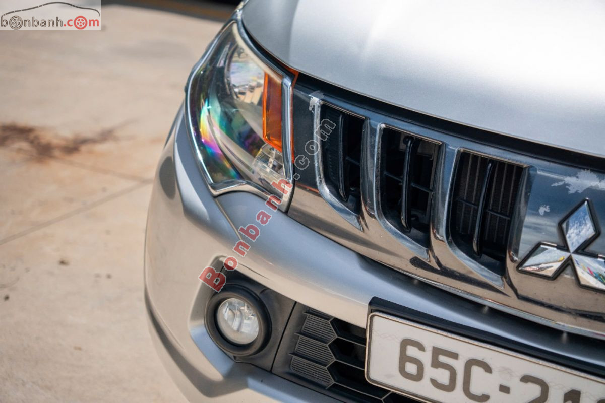Bán ô tô Mitsubishi Triton 4x2 AT - 2019 - xe cũ