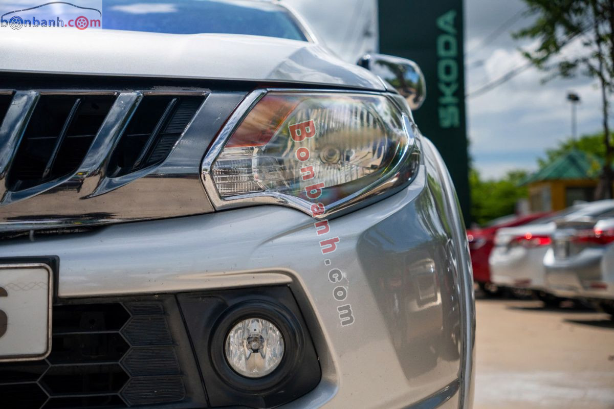 Bán ô tô Mitsubishi Triton 4x2 AT - 2019 - xe cũ