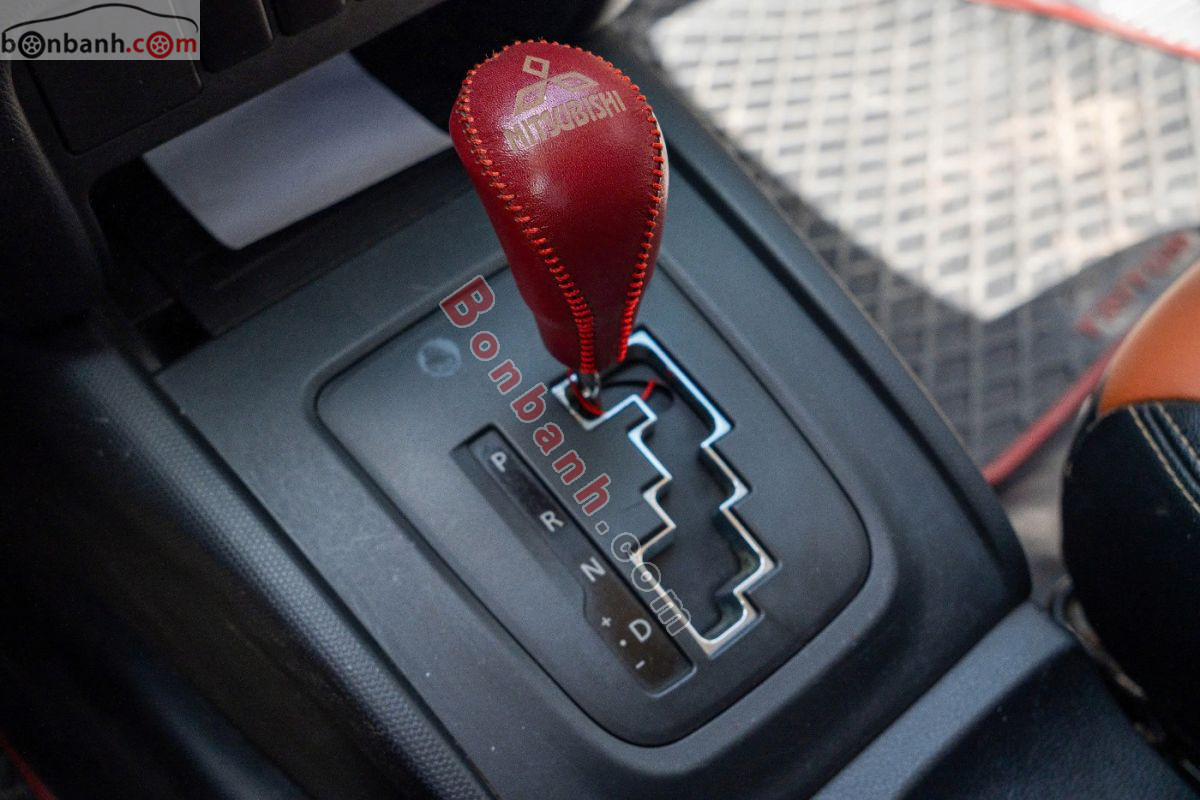 Bán ô tô Mitsubishi Triton 4x2 AT - 2019 - xe cũ