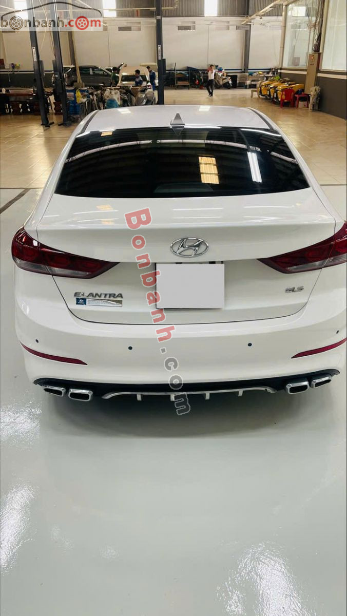 Bán ô tô Hyundai Elantra 2.0 AT - 2018 - xe cũ