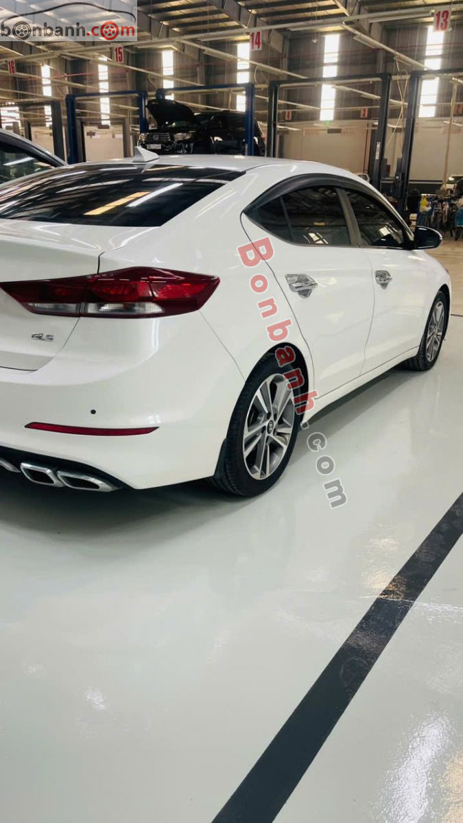 Bán ô tô Hyundai Elantra 2.0 AT - 2018 - xe cũ