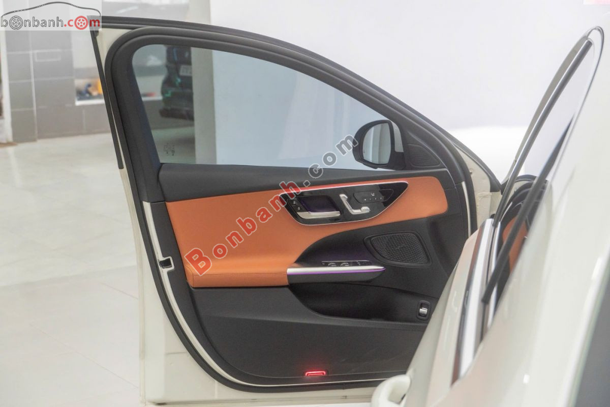 Bán ô tô Mercedes Benz C class C200 Avantgarde - 2025 - xe cũ