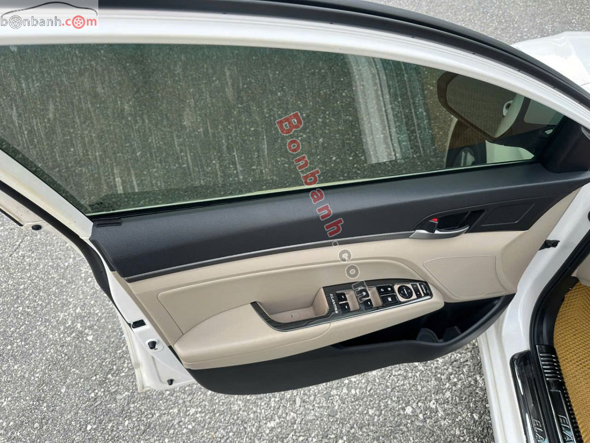 Bán ô tô Hyundai Elantra 1.6 AT - 2018 - xe cũ