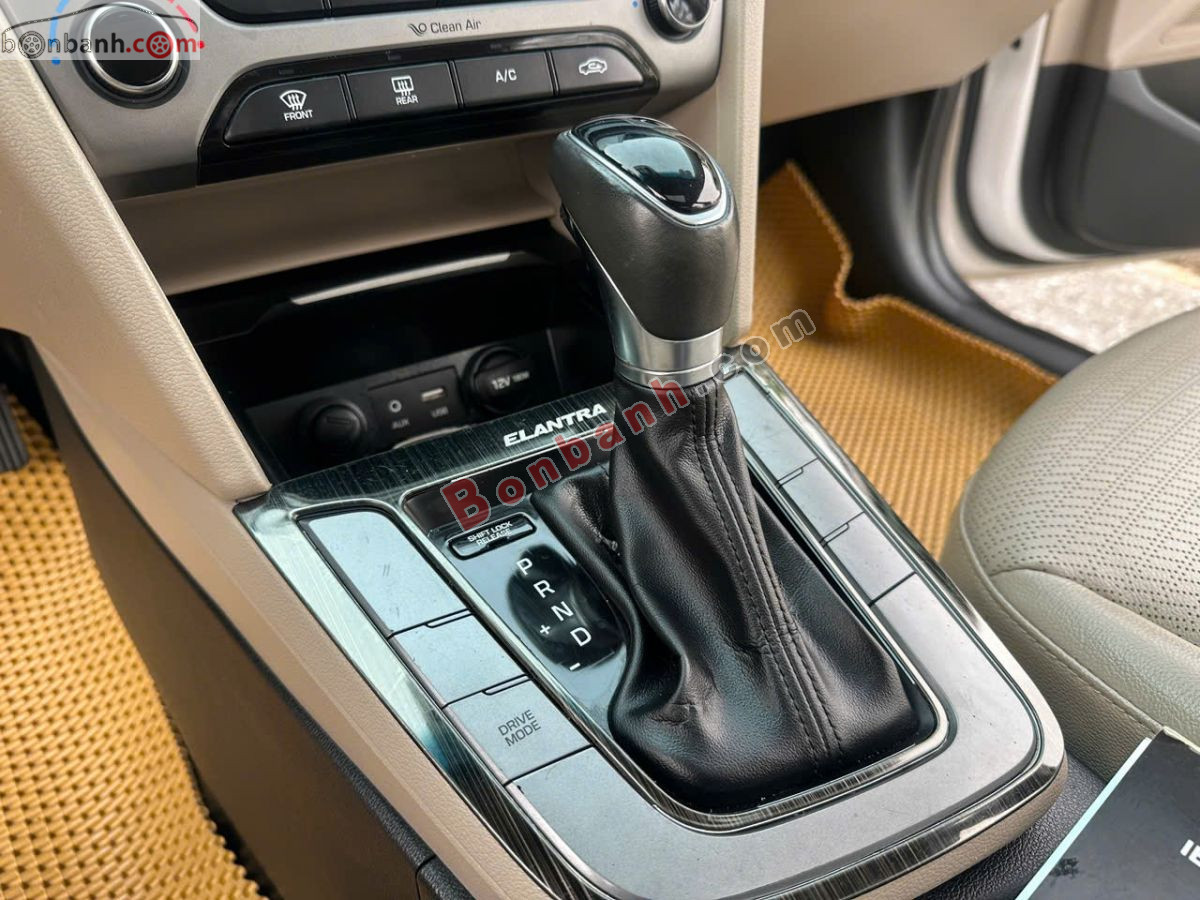 Bán ô tô Hyundai Elantra 1.6 AT - 2018 - xe cũ