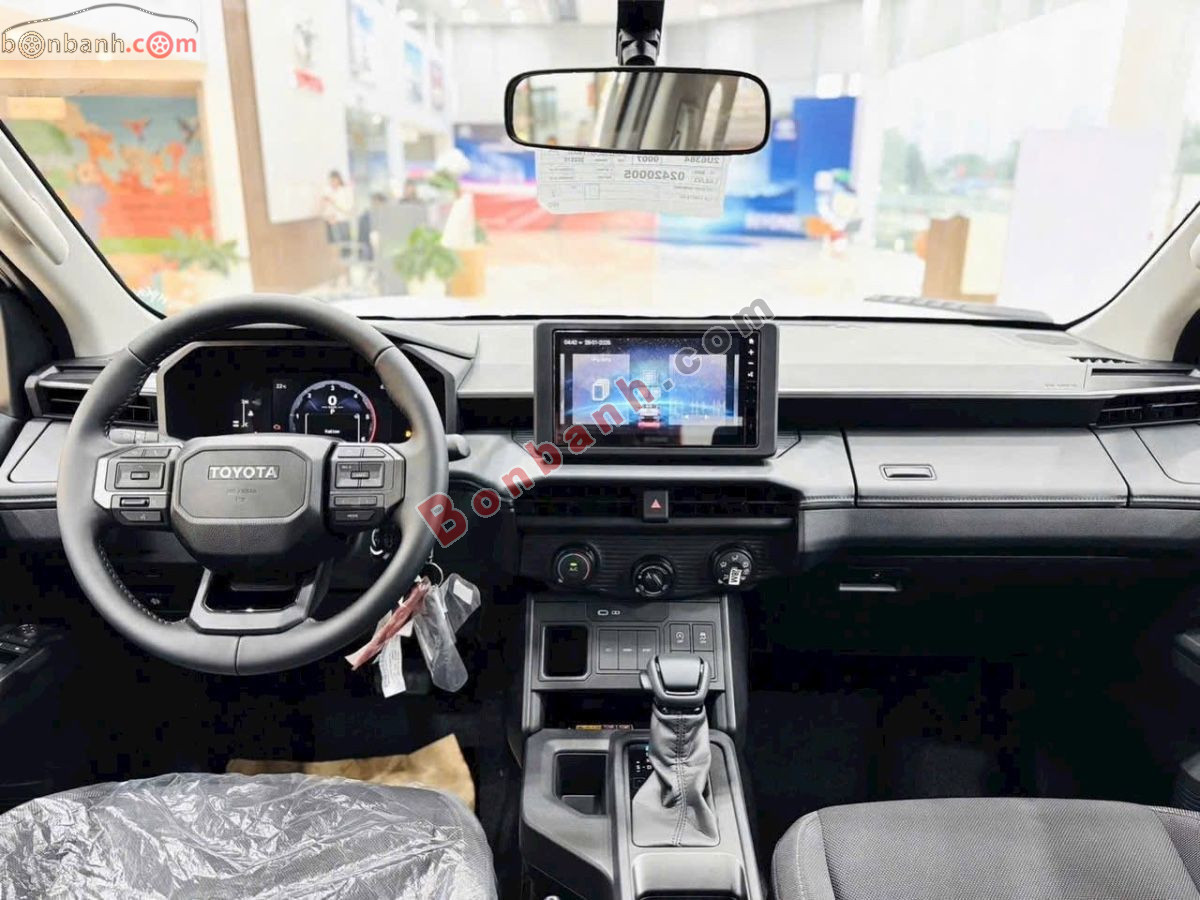Bán ô tô Toyota Hilux Pro 2.8L 4x2 AT - 2026 - xe mới