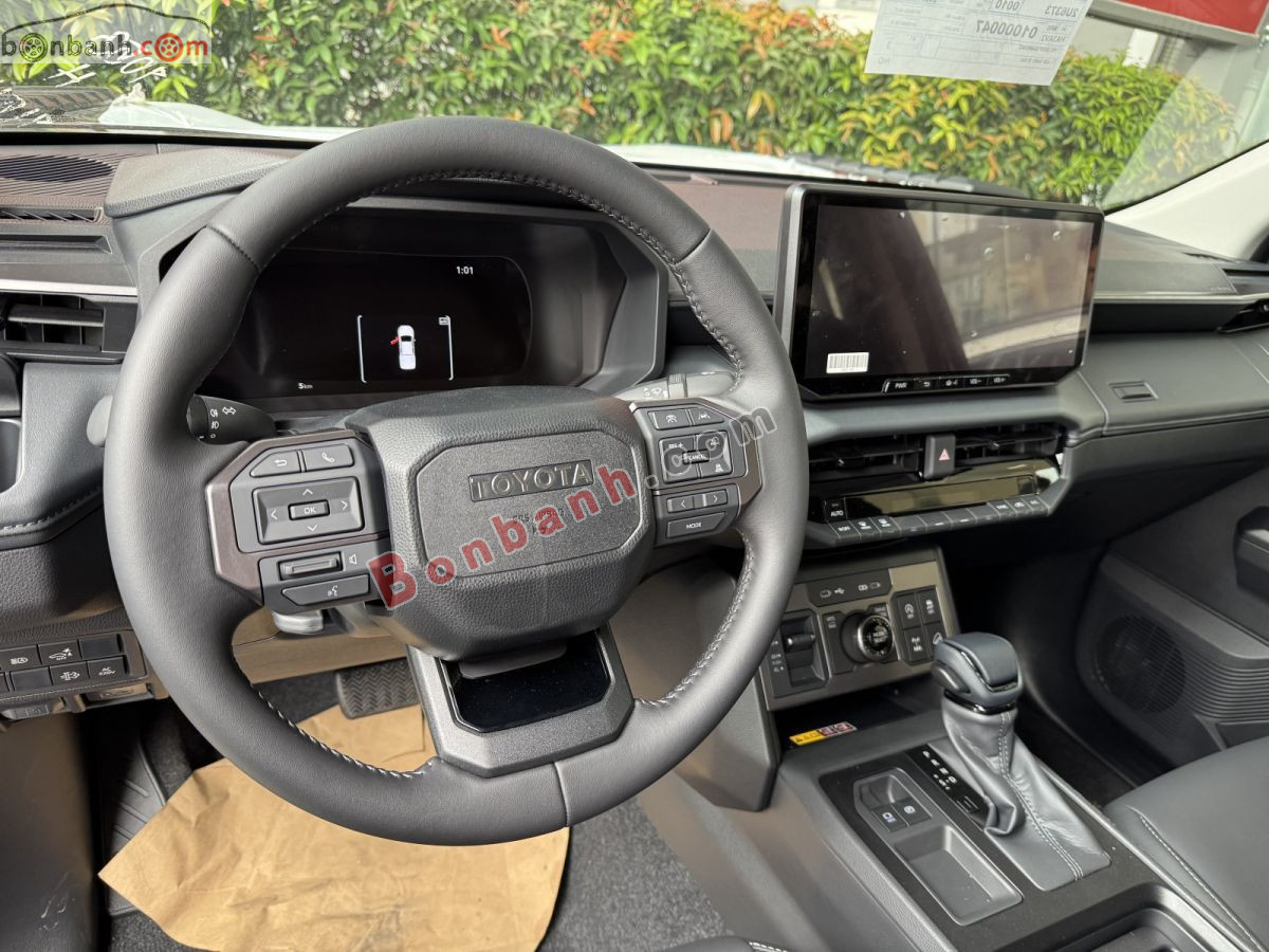 Bán ô tô Toyota Hilux Trailhunter 2.8L 4x4 AT - 2026 - xe mới
